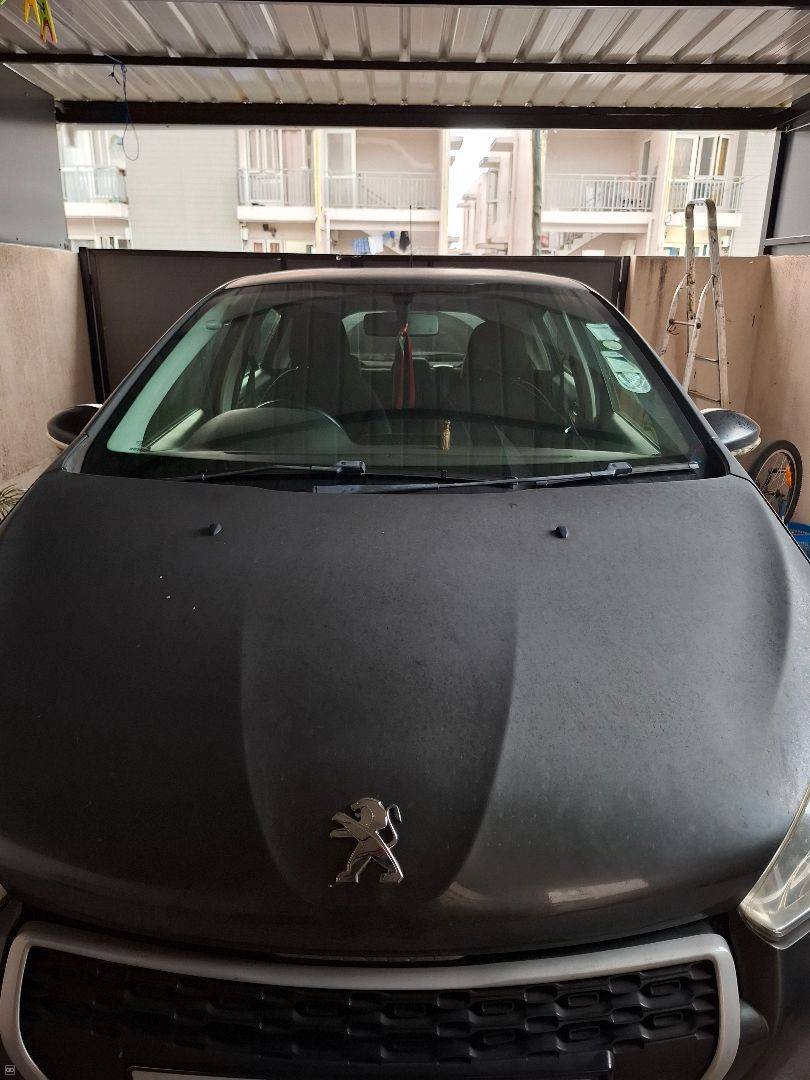 Peugeot 208 - 2014-1