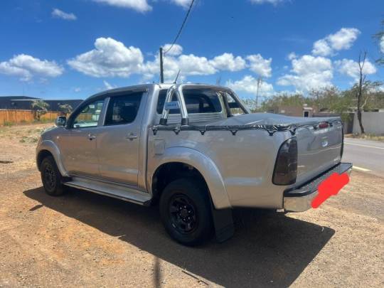 Toyota Hilux - 2011-5
