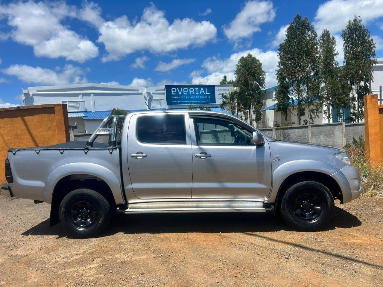 Toyota Hilux - 2011-4