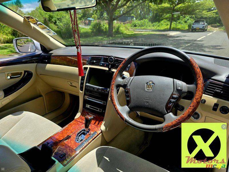 Toyota Crown Royal Saloon-2008-4