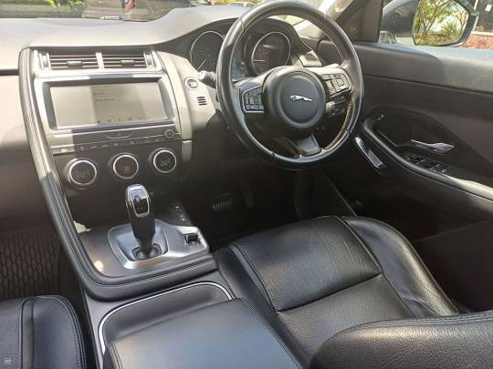 JAGUAR #E-PACE - 2.0 - 2018-7
