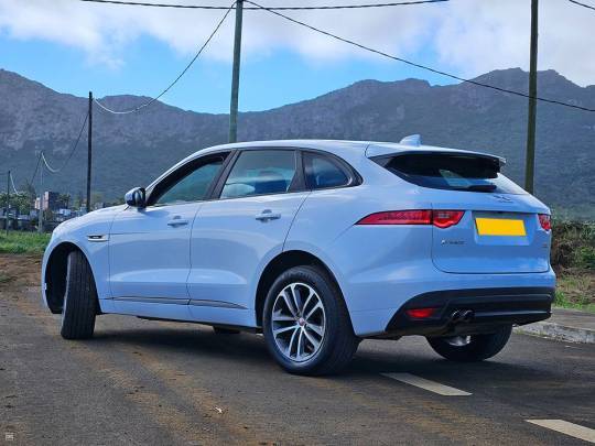 JAGUAR #F-PACE R SPORT - 2.0 - 2018-3