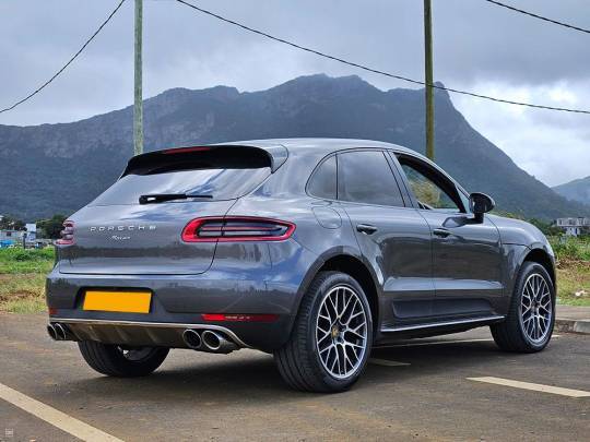PORSCHE #MACAN - 2.0 - 2018-3