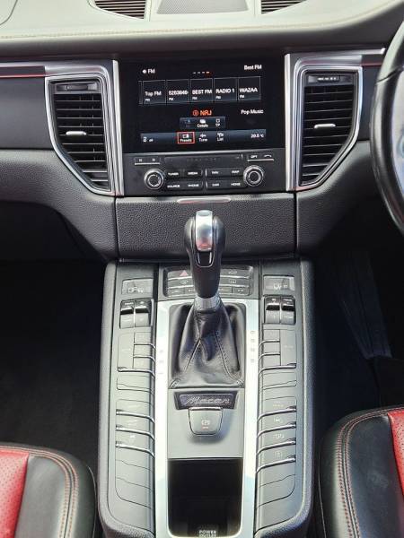PORSCHE #MACAN - 2.0 - 2018-8