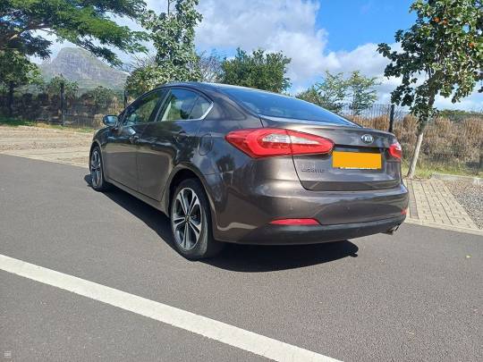 KIA #CERATO - 1.6 - 2014-3