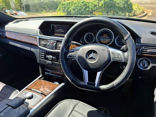 Mercedes-Benz E250 1.8 (2012)-8