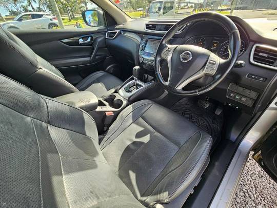 NISSAN #QASHQAI - 1.6 - 2017-6