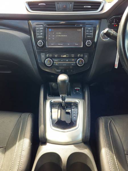 NISSAN #QASHQAI - 1.6 - 2017-8