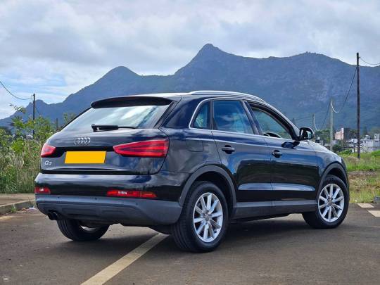 AUDI #Q3 - 2.0 - 2014-3