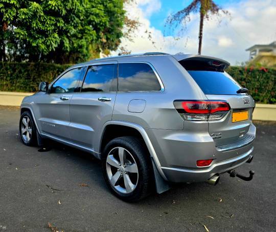 Jeep Grand Cherokee Overland - 2016-4