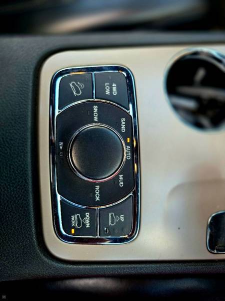 Jeep Grand Cherokee Overland - 2016-9