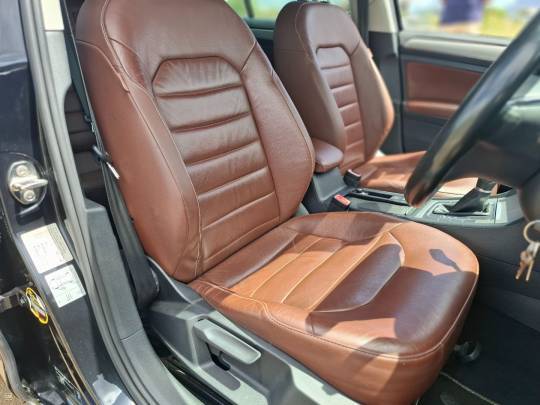 VOLKSWAGEN #GOLF  - 1.4 - 2015-8