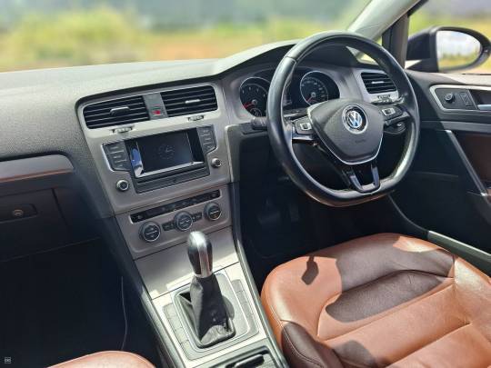 VOLKSWAGEN #GOLF  - 1.4 - 2015-9