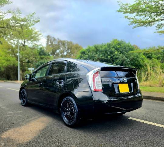 Toyota Prius - 2013-3