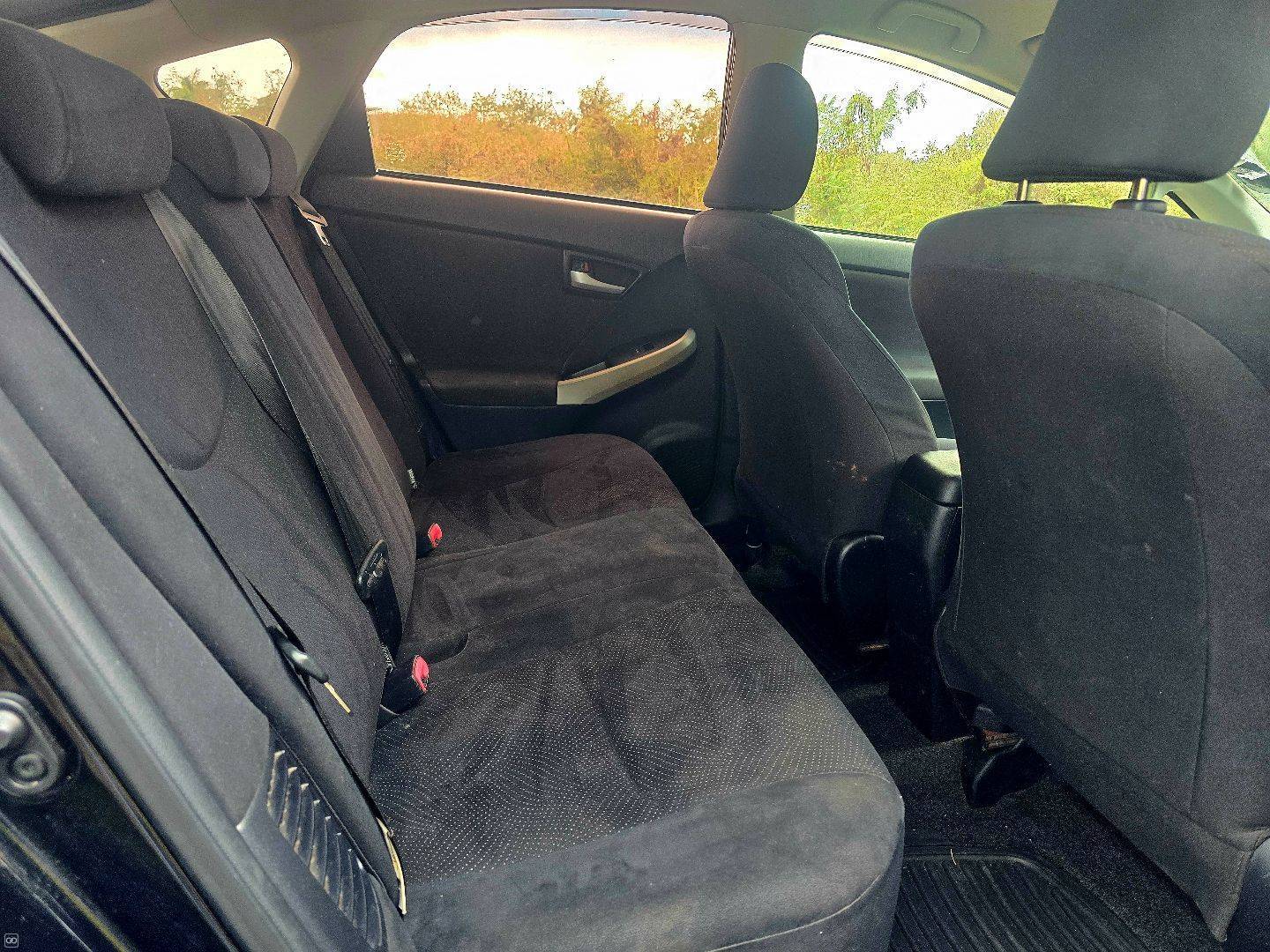 Toyota Prius - 2013-9