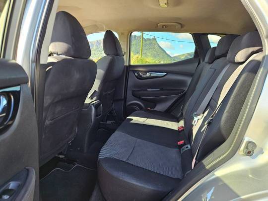 NISSAN #QASHQAI  - 1.6 - 2015-6
