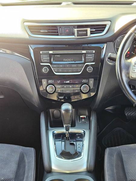 NISSAN #QASHQAI  - 1.6 - 2015-7