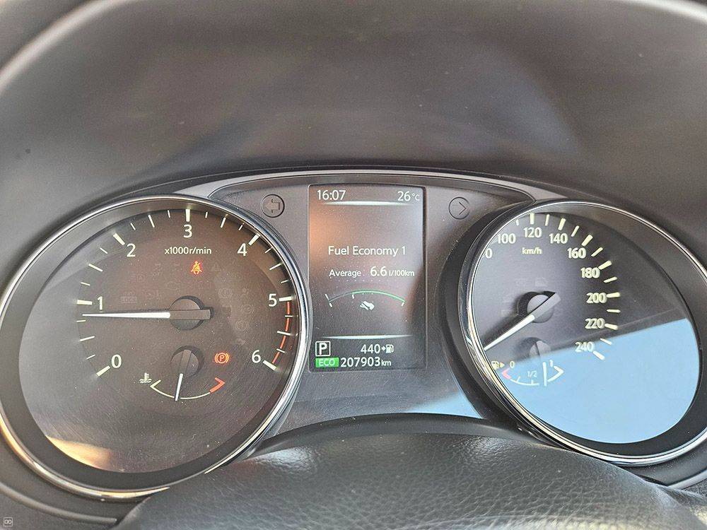 NISSAN #QASHQAI  - 1.6 - 2015-9