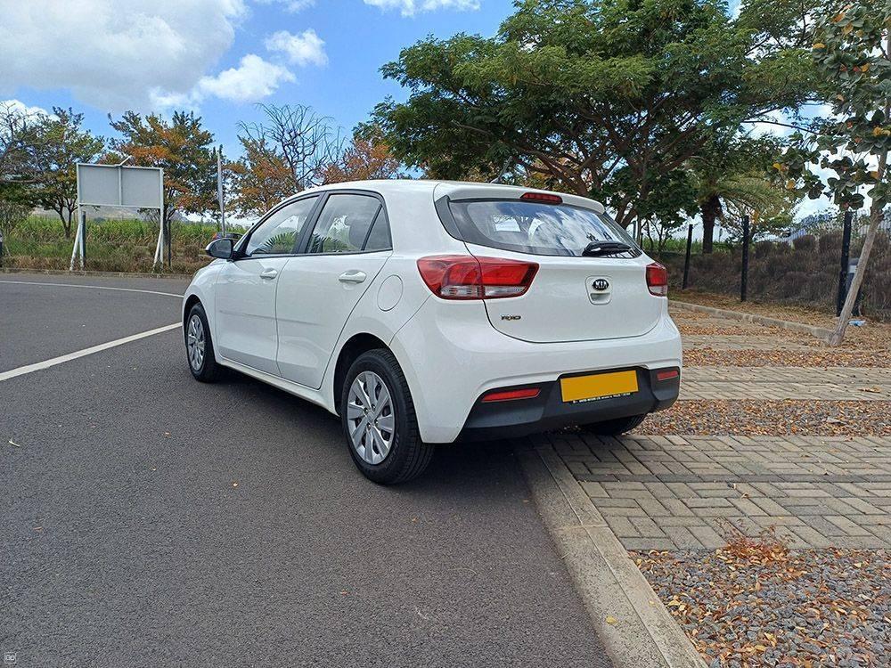 KIA #RIO  - 1.4 - 2021-4