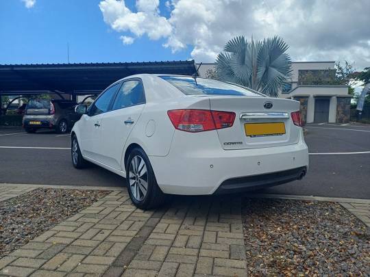 KIA #CERATO  - 1.6 - 2013-4