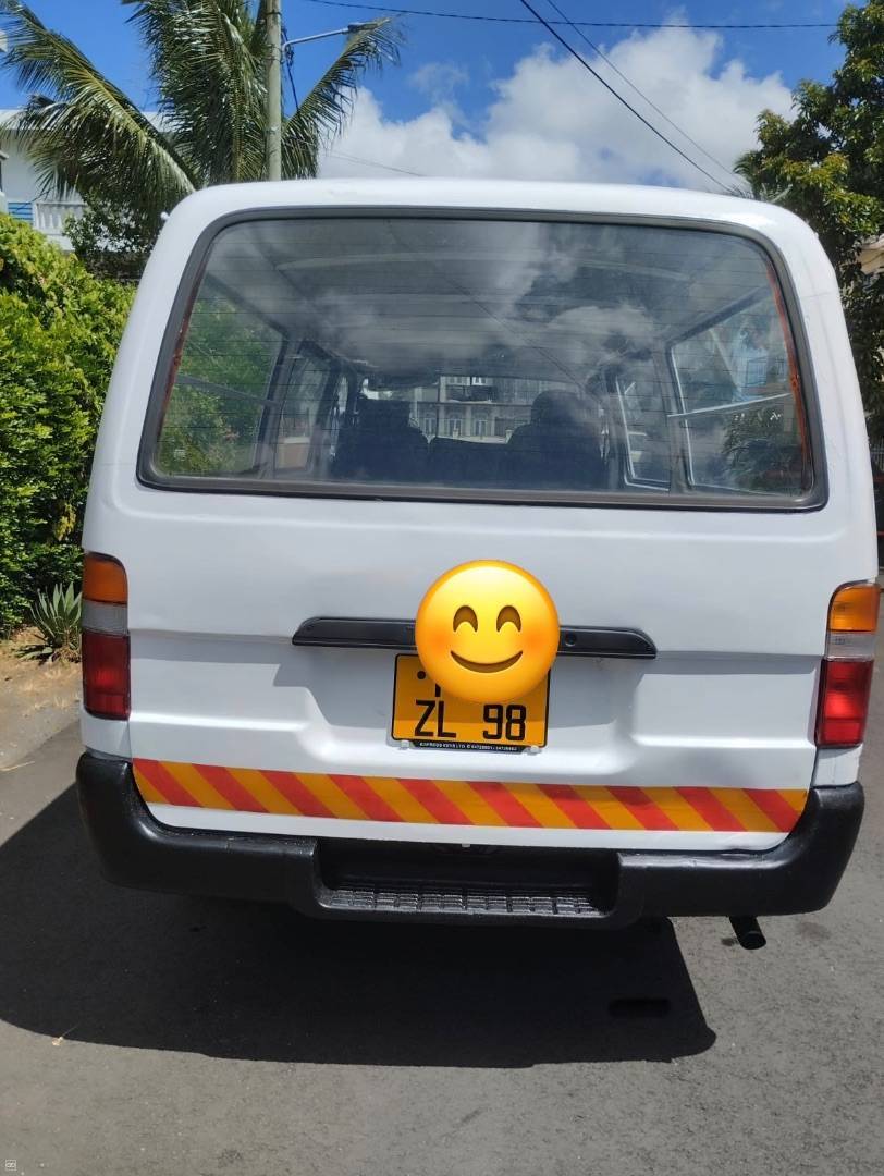 Toyota Hiace year ZL98-4