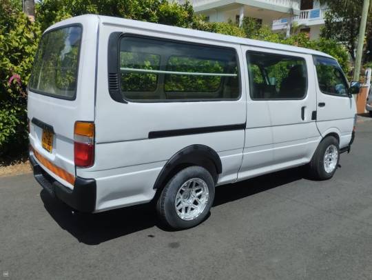 Toyota Hiace year ZL98-6