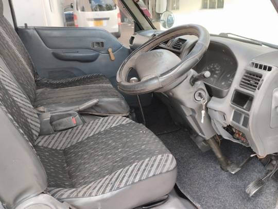 Nissan Vanette 2003-9