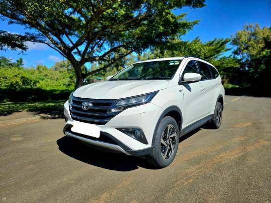Toyota Rush 7 places seats - 2019