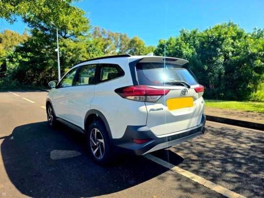 Toyota Rush 7 places seats - 2019-5