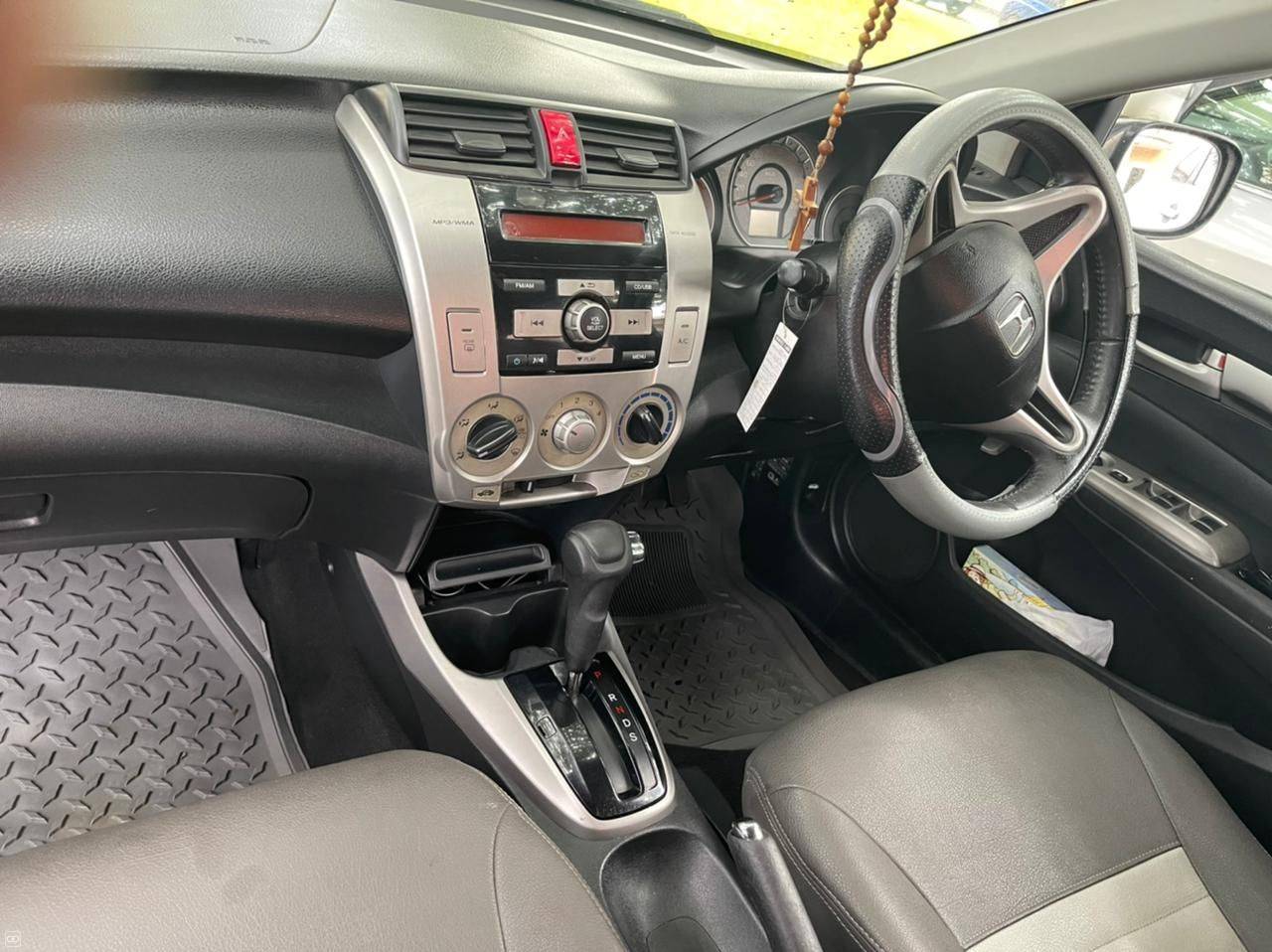 HONDA - CITY - 2011 - cardealerz.mu