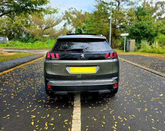 PEUGEOT 208 - NEW SHAPE - UNDER WARRANTY-2021-4