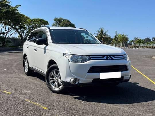 MITSUBISHI #OUTLANDER - 2.0 - 2014-2