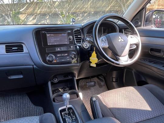 MITSUBISHI #OUTLANDER - 2.0 - 2014-7